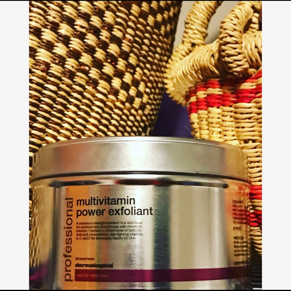 Multivitamin Power Exfoliant Treatment
